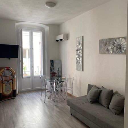 Apartment Cavour 68 Каляри Екстериор снимка