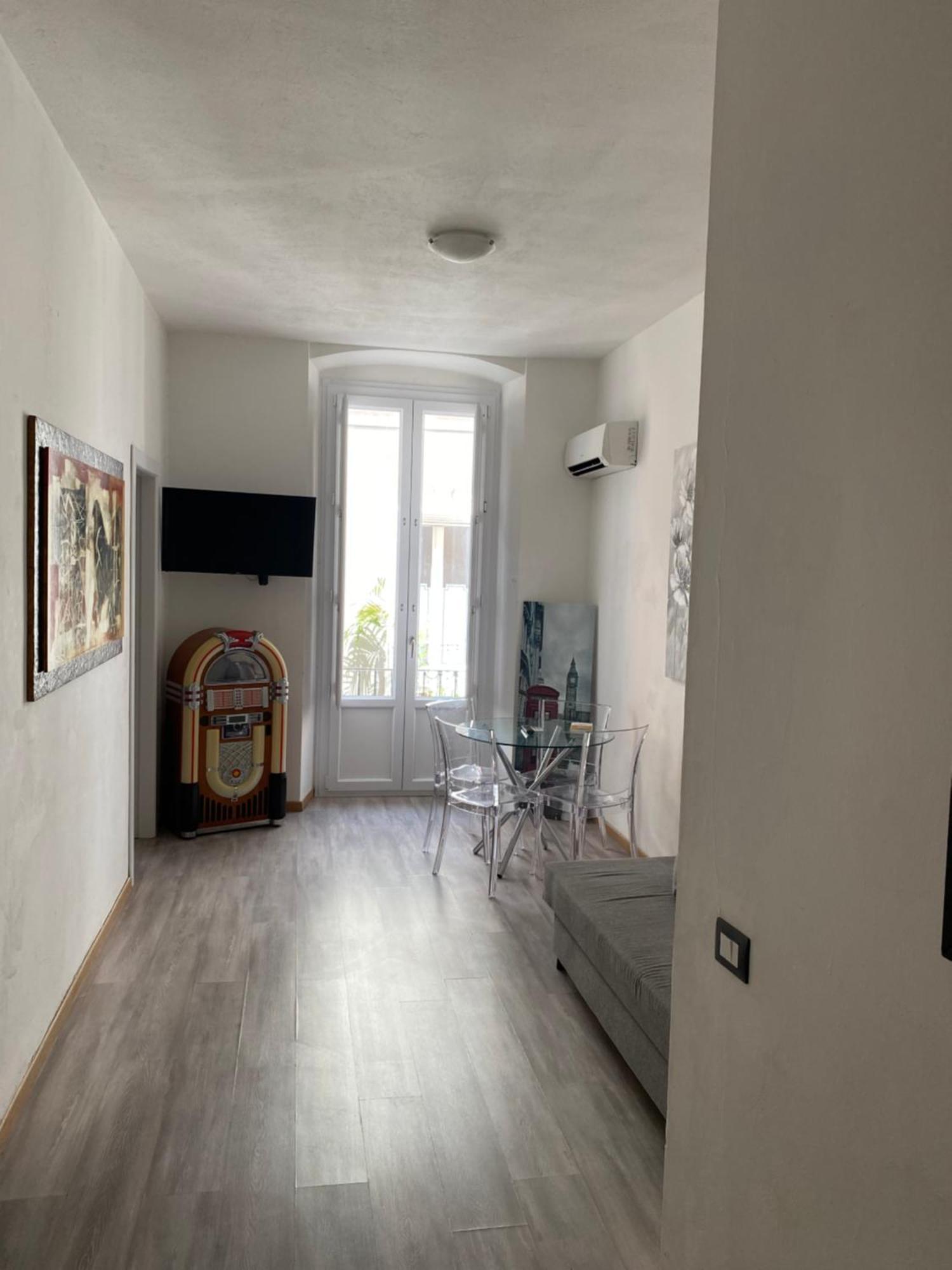 Apartment Cavour 68 Каляри Екстериор снимка